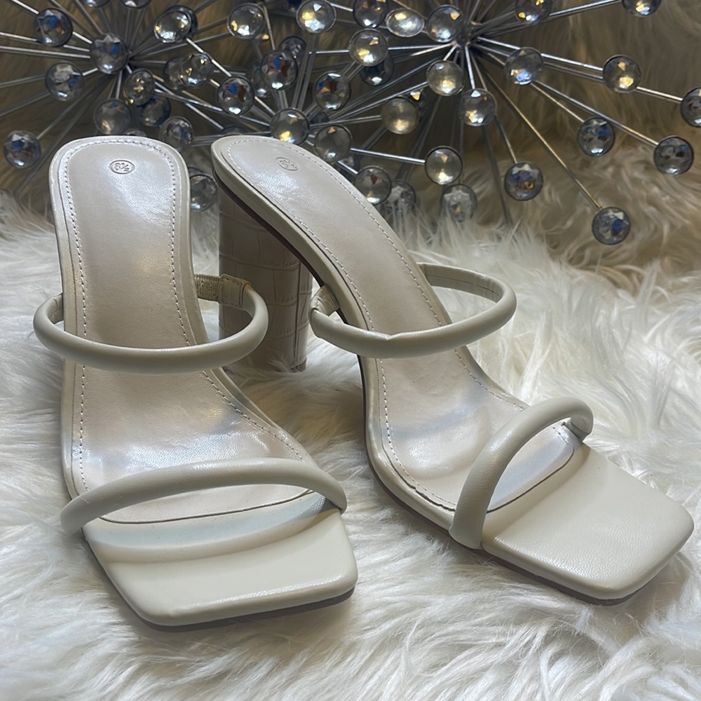 NEW Womens Strappy  High heels